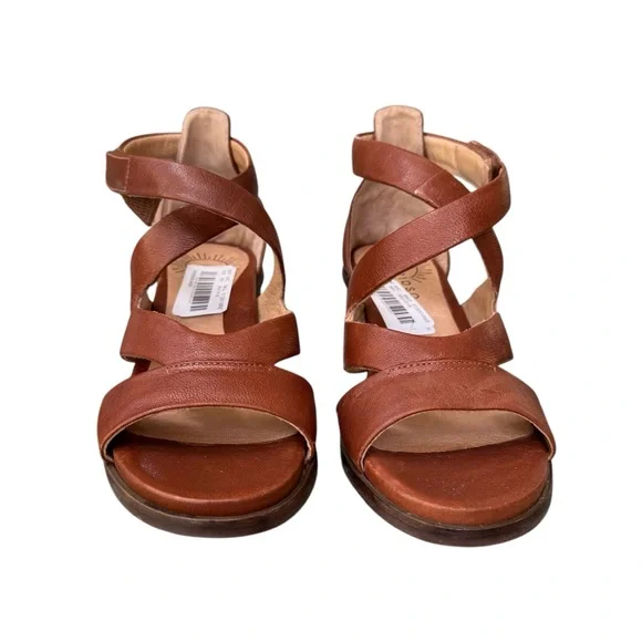 Brioso Verandah Brown Genuine Leather Strappy Design Block Heel Sandals - Picture 6 of 9